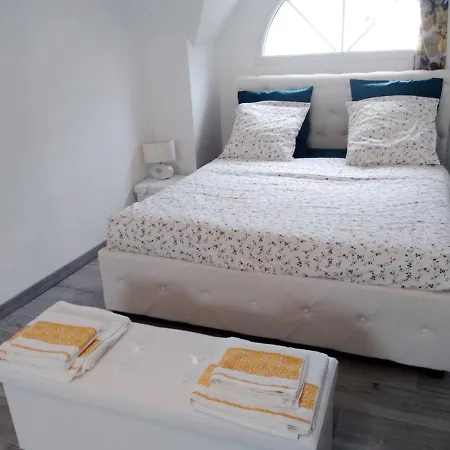 펜션 Maison De 3 Chambres Avec Jardin Clos Et Wifi A Saint Arnoult